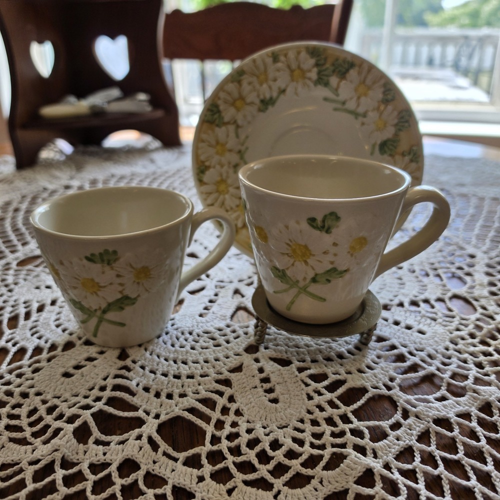 Vintage Metlox California Pottery PoppyTrail  SCULPTURED DAISY Chip/cracked